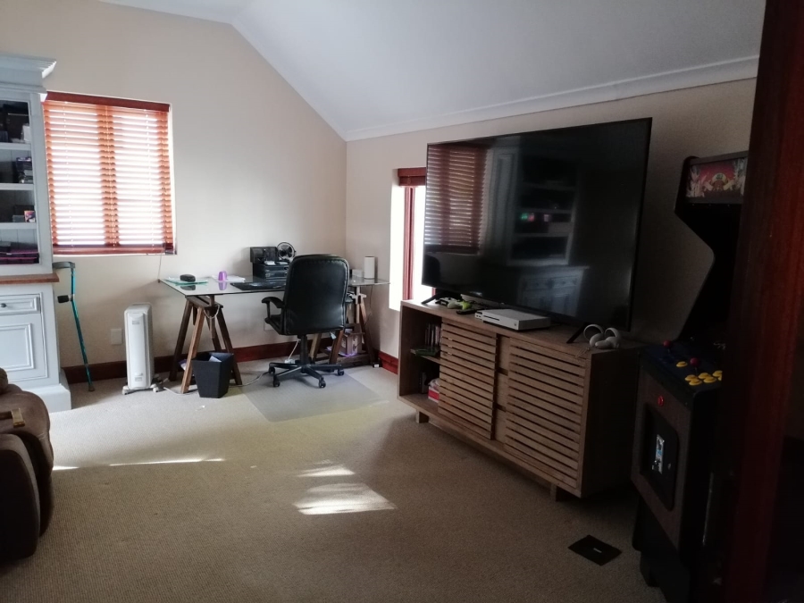 To Let 3 Bedroom Property for Rent in De Zalze Winelands Golf Estate Western Cape